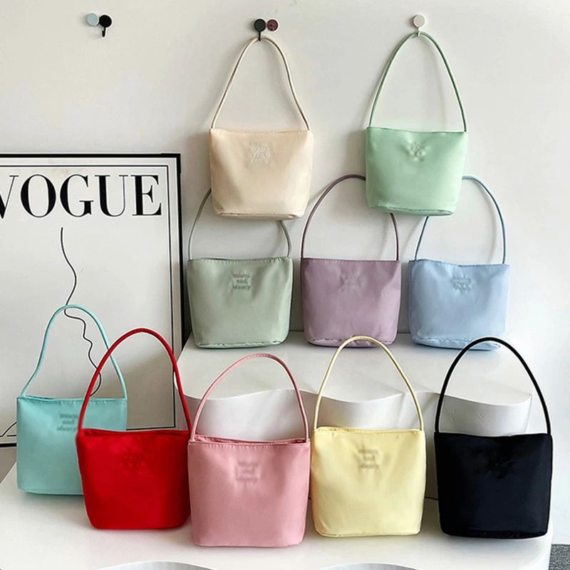 Rakuten - ショルダーバッグ レディース 軽量 軽い バッグ バケツバッグ 小さくてかわいい ワンショルダー おしゃれ ショルダー 縦型 ナイロン素材 送料無料