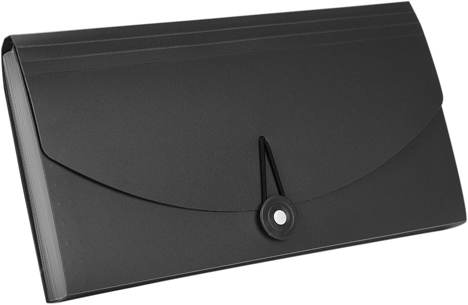 商品情報サイズ：長さ260×幅147×マチ32mm材質：プラスチック特徴：防水、耐用PP素材、インデックス付き、13ポケットあり、多層、ゴム紐留め具のファイルバッグ用途：税金ファイル、レシート、伝票、クーポン、紙幣、封筒、小切手、領収書、パスポート、通帳など収納に適用。パッケージに含まれるもの：ファイルケース×1インデックス付き、13ポケットがありますので、書類などをきちんと分類して収納可能なので、探す時にも便利になるファイルケースです。ゴム紐の式留め具はファイルの紛失や書類の飛び出しを防止できます。大切な資料をしっかり守ってくれます。税金ファイル、レシート、伝票、クーポン、紙幣、封筒、小切手、領収書、パスポート、通帳など収納に適用しています。コンパクトなサイズなので持ち運びにも便利！シンプルなデザインはオフィス、学校、自宅などに様々な場面にご使用いただけます。