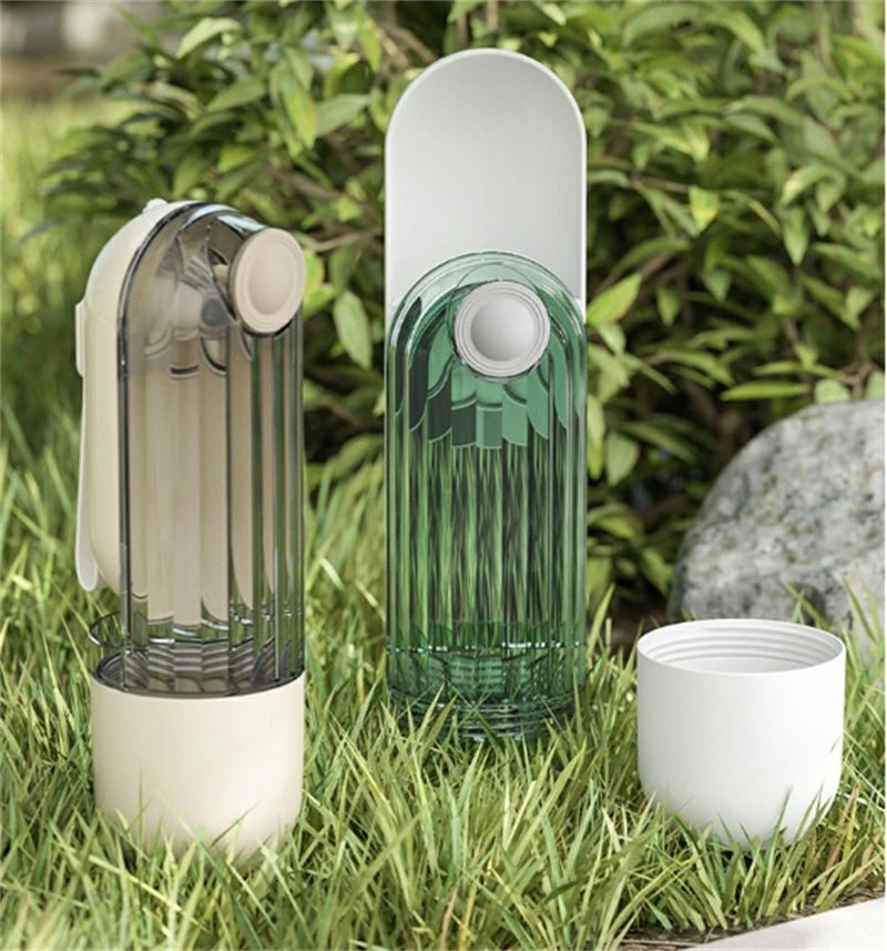 軽量 水筒 携帯水筒 携帯用給水給餌器 水飲み器 ボトル 自動給水器 水漏れ防止 携帯便利 お出かけ 猫 ..