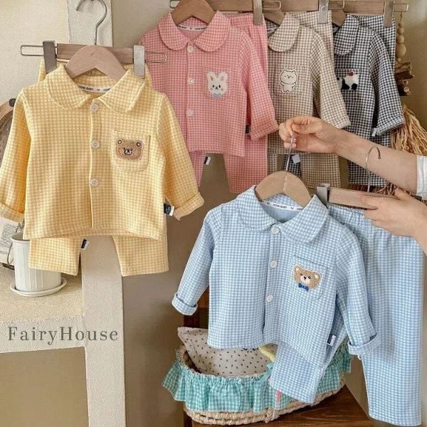 秋冬 パジャマ キッズ -長袖ボタンアップシャツ＆パンツ（ゴムウエスト）、ポリエステル生地、オールシーズン快適、カジュアルなホームウェア、遊び心のあるデザイン、快適なフィット感、アウトドアにも パジャマ キッズ パジャマ 2点セット