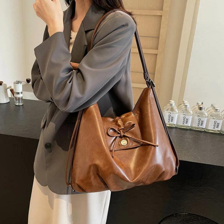 肩掛け 肩掛けバッグ ショルダーバッグ 3wayバッグ 送料無料 可愛い リュックサック ブラック 斜めがけ バッグ ファスナー付き ビジネス リボン リュック おしゃれ 2way かわいい 通勤 フェイクレザー 3way