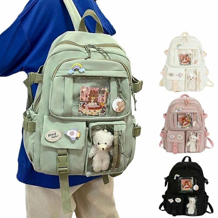 商品情報缶バッジやぬいぐるみなど推しのグッズを入れて一緒にお出かけできる大容量の防水痛リュック♪フロントに透明ポケットで見せたいアイテムを自由にアレンジできます。好きなアイドルやキャラクターの写真、缶バッジ、ぬいぐるみ、萌グッズなど入れて一...