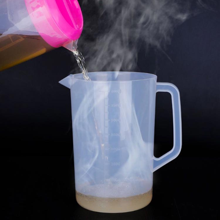 水出し 水差し 小さめ 5L カラフェ ピッチャー おしゃれ コンパクト 入れ物 キッチン 耐熱 麦茶 洗いやすい 麦茶ポット お茶 冷蔵庫 容器 PP 冷水筒 麦茶ボトル らくっ茶 ウォーターボトル お茶入れ 茶こし付き プラスチック 麦茶ポット