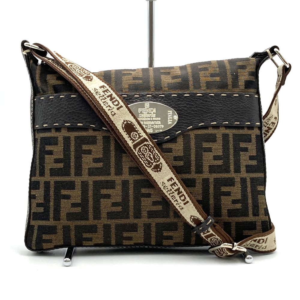 FENDI フェンディ セレリア Selleria ズッカ 斜め掛け ショルダーバッグ ナイロン キャンバス ブラウン 8BT092 レディース メンズ ヴィンテージ USED ファッション 【中古】