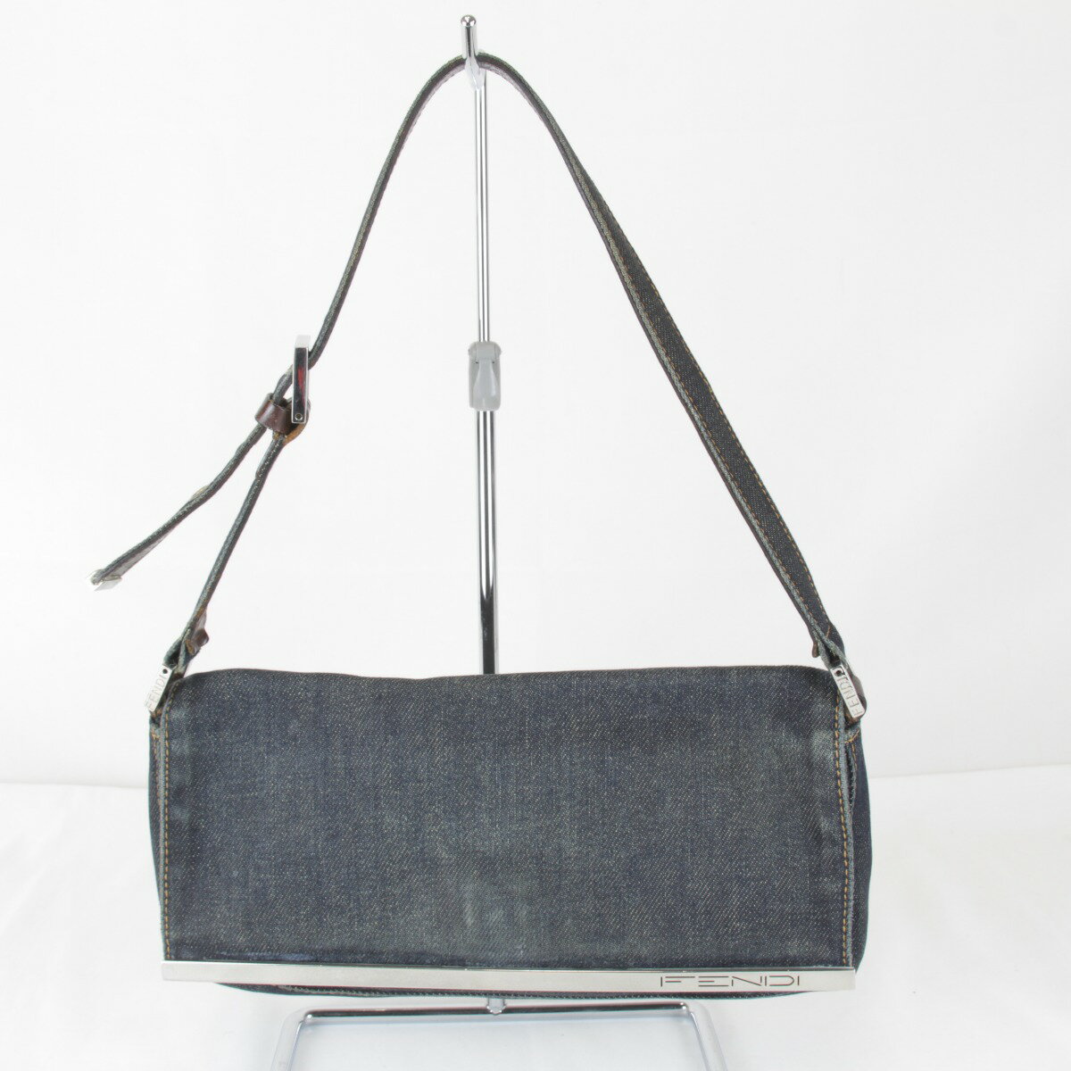 FENDI - 【クーポン配布中】『USED』FENDI【フェンディ】 ロゴ ワンショルダー ポーチ ミニ ショルダーバッグ デニム ネイビー レディース ハイブランド カジュアル マラソン限定セール