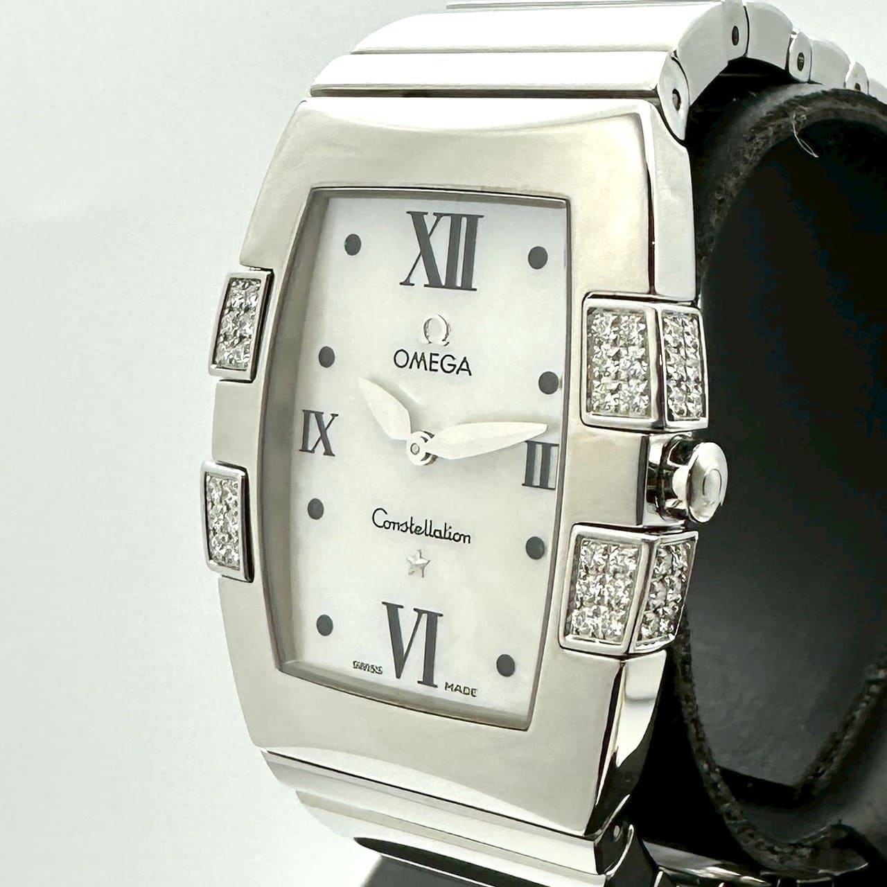 【美品】OMEGA オメガ 1586.70 コンステレーション クアドレラ ベゼルダイヤ 腕時計 クォーツ SS ホワイトシェル レディース【中古】