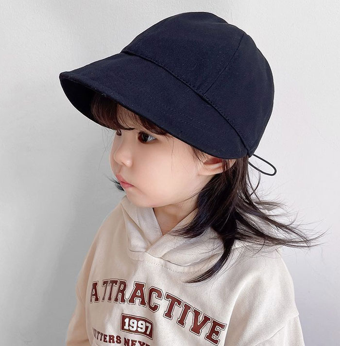 リンゴ8の帽子 キッズ キャスケット UVカット帽子 つば広 UVカット ハット キャップ 子ども 女の子 男の子 春夏 日除け 紫外線対策 UVカット帽子 軽量 通気性 サイズ調整 耳まで隠れる カジュアル 旅行 通園 通学 デイリー 折りたたみ かわいい｜アングル2