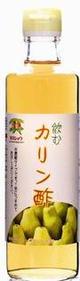 古くに大陸から渡来し、良い香りを放つ「カリン」と、北国独特な果実「まるめろ」を果肉ごと発酵させたお酢に県産りんご果汁、ハチミツ、カロリーを抑えるために、ダイエット甘味料※(スクラロース・アセスルファムK）を加え飲みやすくしたりんご酢です。(...