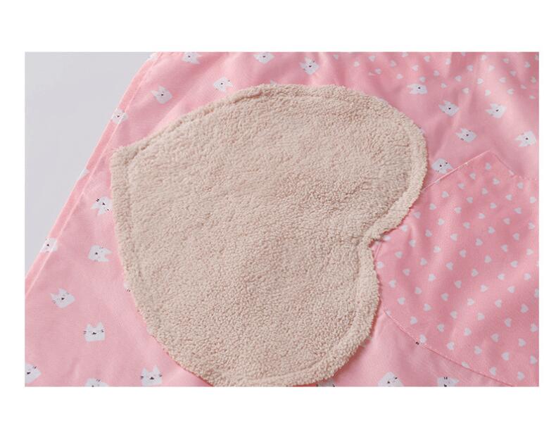 エプロン 防水 防油 汚れ防止 花柄 広めの肩ベルト バッククロス 大きなタックを入れて広がるフレア感 ゆったりサイズ 大きめサイズ タック フレアー レディース 台所 カフェ 主婦 保育士 バイト バーベキュ 新婚 料理 調理 キッチン ガーデニング おしゃれ 熊