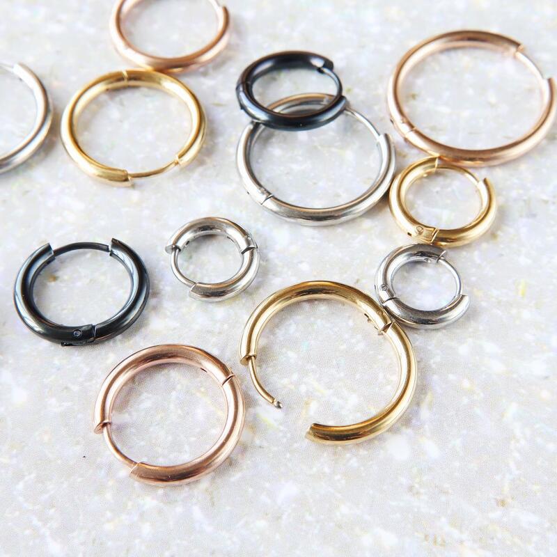 【選べる4色×7サイズ】サージカルステンレス フープピアス 片耳 18G 丸カン リングピアス キャッチレス ステンレスピアス 輪っか シンプル ユニセックス 金属アレルギー対応 つけっぱなし ファーストピアス セカンドピアス 超特価