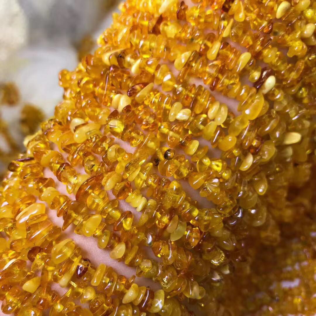 乐天商城 - 【高級ランク】穴あき さざれ石 5g 高質 琥珀 アンバー 65粒前後 また1連約38cm 天然石 ハンドメイド素材 パーツ 黄金色 ネックレス ブレスレット リング アンクレット