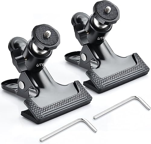 黒 2個入り/-/-・Color:黒 2個入り・どこにでも挟める2個入りどこにでも挟める強力クリップ式360度回転可能の自由雲台です。三脚に置けない場所や、手振れ防止に最適です。特別な角度に対応し、撮影を楽しみます。・角度調整可能ヘッドは360度回転可能で、普通では難しい構図での撮影の際に大変便利な多機能クリップです。耐荷重1で、1/4ネジ付、カメラ/HTC VIVEなどに幅広く使用されます。・挟み込み範囲自由雲台の挟み込み範囲約55で、挟み込みができる場所さえあれば、簡単に利用できます。・挟んだ所を保護するゴムラバー強力接着されたゴムラバー付、滑り止めで、挟んだところを傷から保護します。六角レンチ付きで雲台側面のイモビスを絞めて雲台の底部をしっかり固定することはできます。・幅広い応用コンパクトカメラを装着して三脚の代わりにしたり、ベビーモニターなどの小さいモニターの固定、ドライブレコーダーの設置など様々なシーンでご利用頂けます。移動中の動画撮影などが対応可能で、迫力満点の動画撮影ができます。スタジオや自宅、野外での撮影、録音、録画など