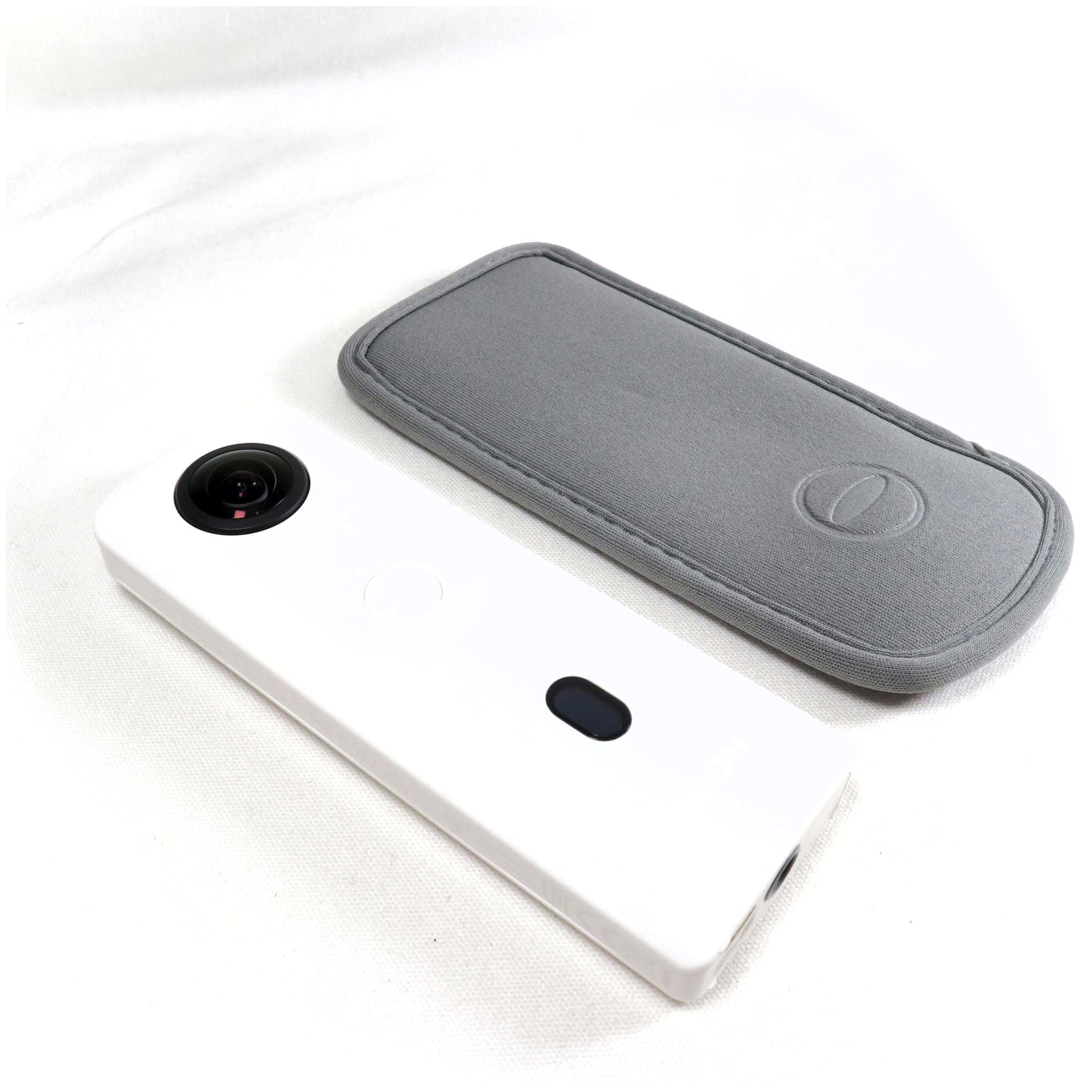 【中古】 《外観極上美品》 リコー RICOH THETA SC2 R03030 シータ ホワイト k2603