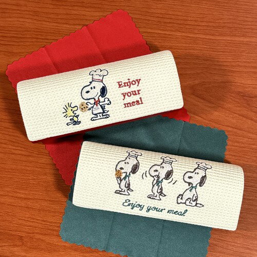 乐天商城 - 送料無料 ピーナッツ/スヌーピー メガネケース SPCQ-698-9 /レッド グリーン スナックタイムシェフシリーズ