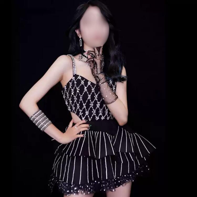 アイドル衣装 スパンコール ブラック 黒 ヘソ出し トップス レディース ジャズ 韓国 上下セット ダンス衣装 縦縞柄 スカート キャミソール大人 演出服 チアガール ダンス衣装 派手 かっこいい おしゃれ ダンスウェア 中高生 練習服