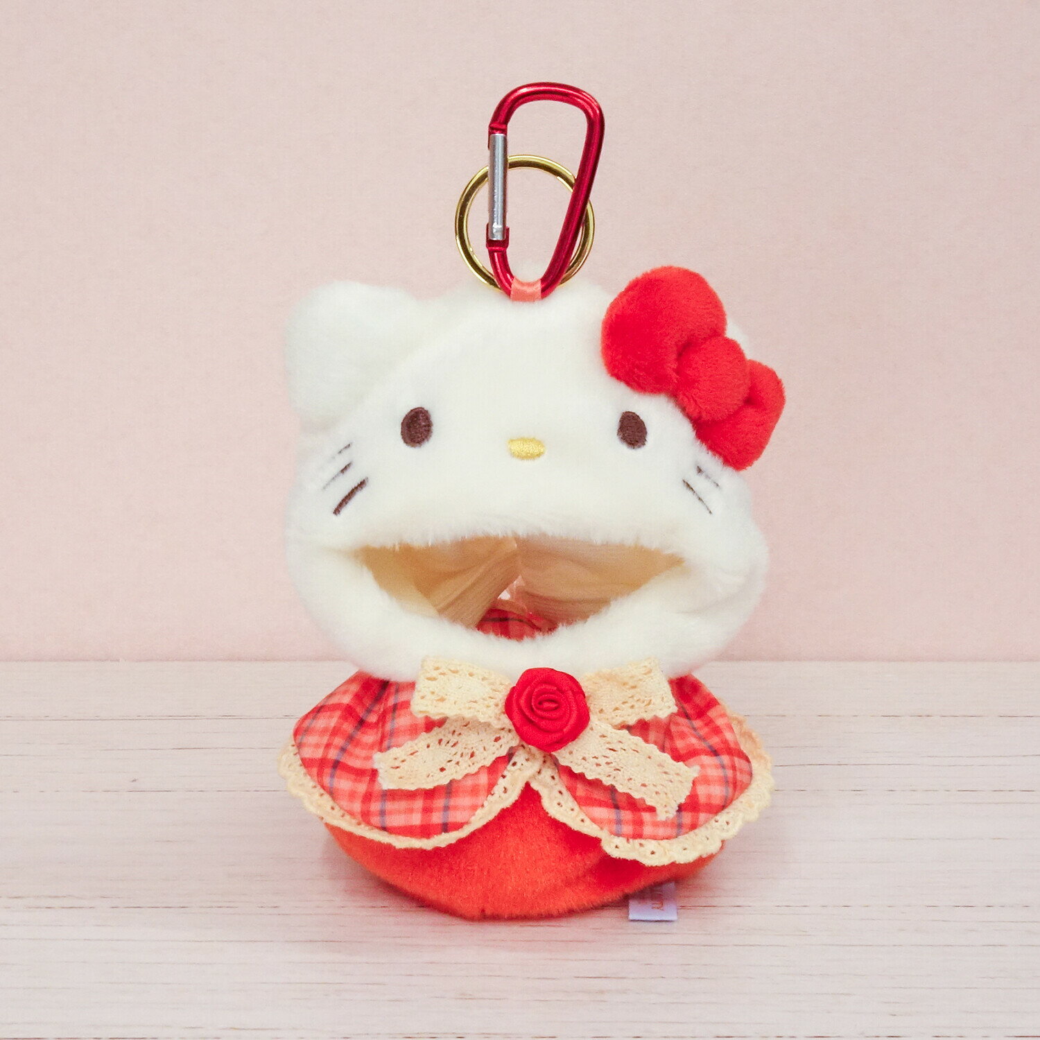 新入荷 プラッシュコスチューマー おでかけマスコット ハローキティ(46603) もこもこかわいい♡ コスチュームを着たハローキティのぬいぐるみマス...