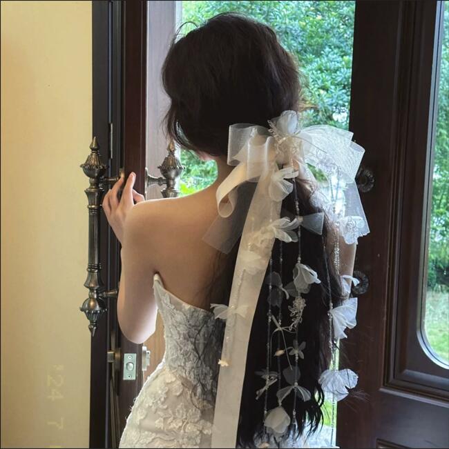 【送料無料】ウェディング ヘアアクセサリー 大ぶりリボン付き髪飾り 花嫁 白 レース パール付き ロングリボン 編みおろしに◎ 前撮り・結婚式・二次会におすすめ