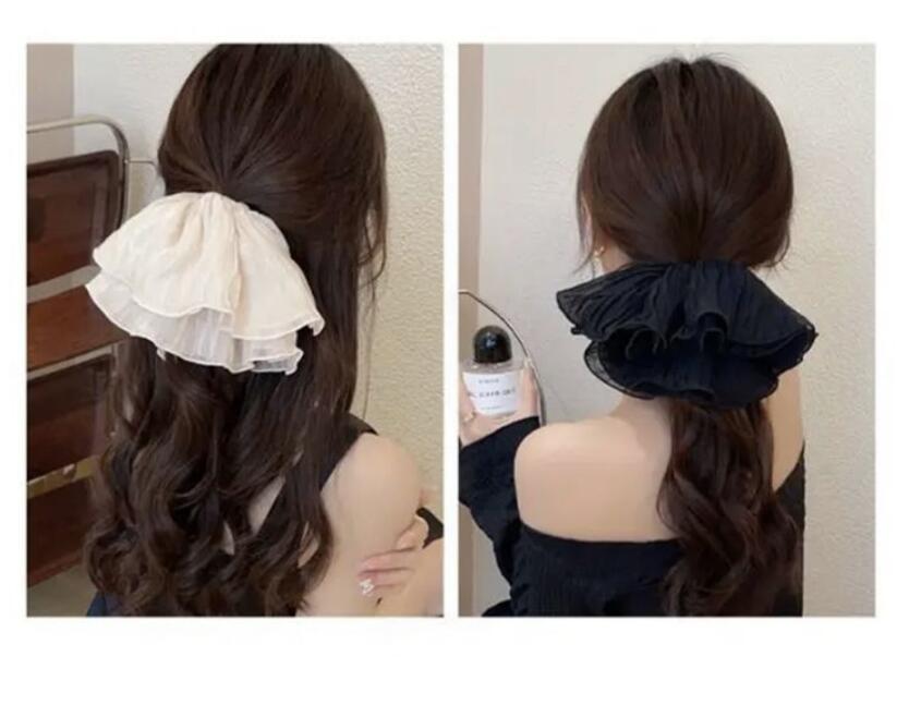 乐天商城 - 大判シュシュ 直径21cm ビッグサイズ フリル シフォン ヘアゴム ボリューム ヘアアクセサリー レディース 大人可愛い 韓国風 ポニーテール 上品 まとめ髪 黒 白