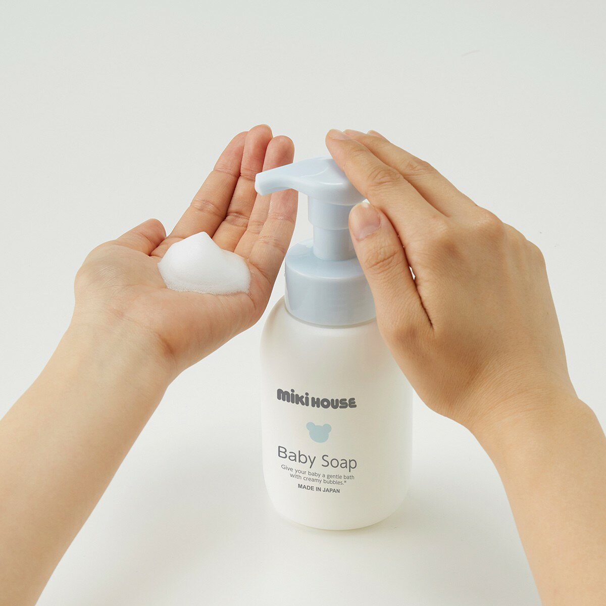 ジョンソン&ジョンソン ジョンソンベビー全身シャンプー 泡タイプ 本体 400ML(代引不可)