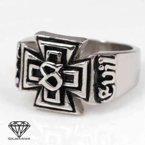 おしゃれ度アップ！トリプルクロス ステンレススチールリング