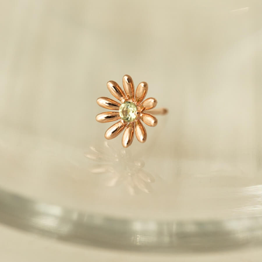 K18 ピアス フラワー お花 誕生石 8月 ペリドット18金 K14 14金 片耳用 ピアス ゴールド GOLD