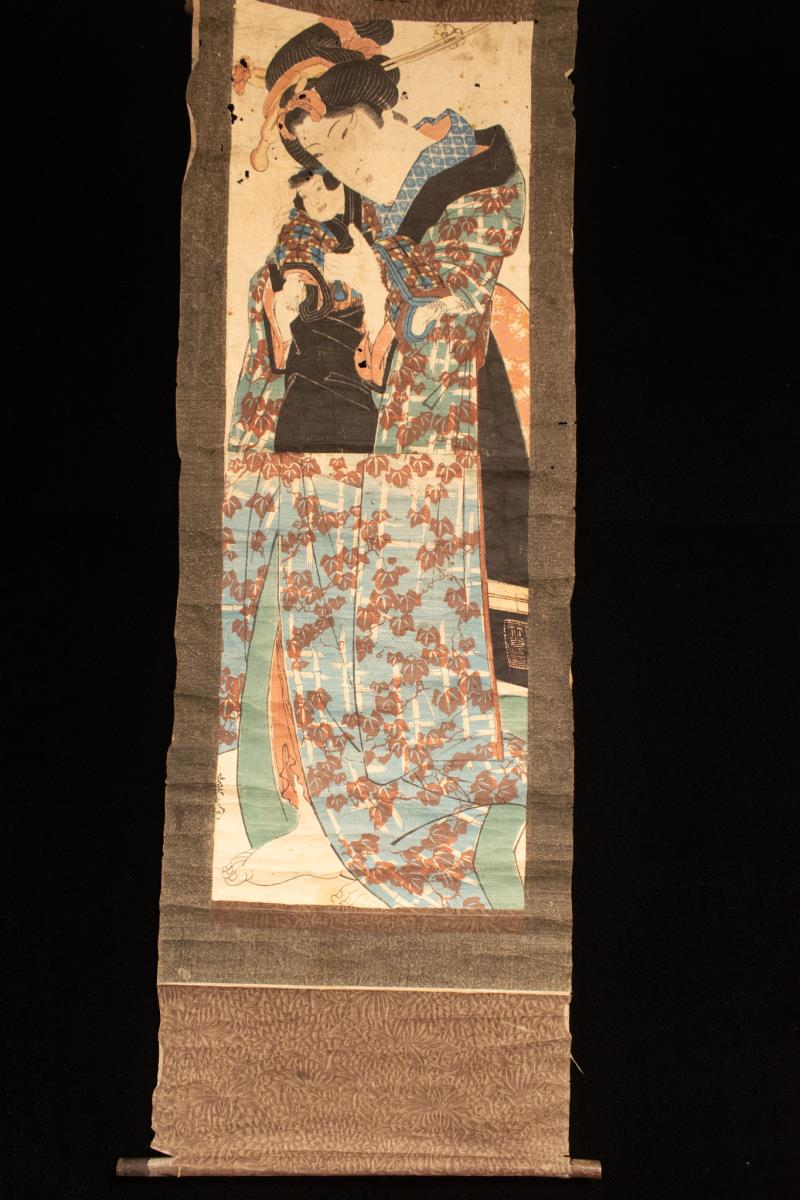 リサイクマのリサイクルショップの【中古】M▽渓斎英泉 子供を抱く婦人 江戸時代 木版画 掛け軸 美人画 浮世絵 錦絵 ■送料無料対象外・送料別途必要■ (K00391)｜アングル2