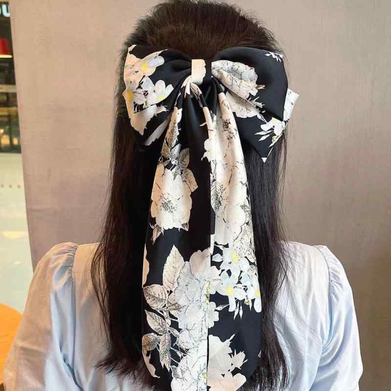 ヘアアクセサリー レディース リボン ヘアクリップ 髪留め 髪飾り 髪クリップ 大きめ ビッグリボン サテン 遮光 無地 ロングタッセル ヘアピン 弾簧クリップ ヘッドドレス 普段使い デート デイリー カジュアル エレガント フェミニン かわいい おし