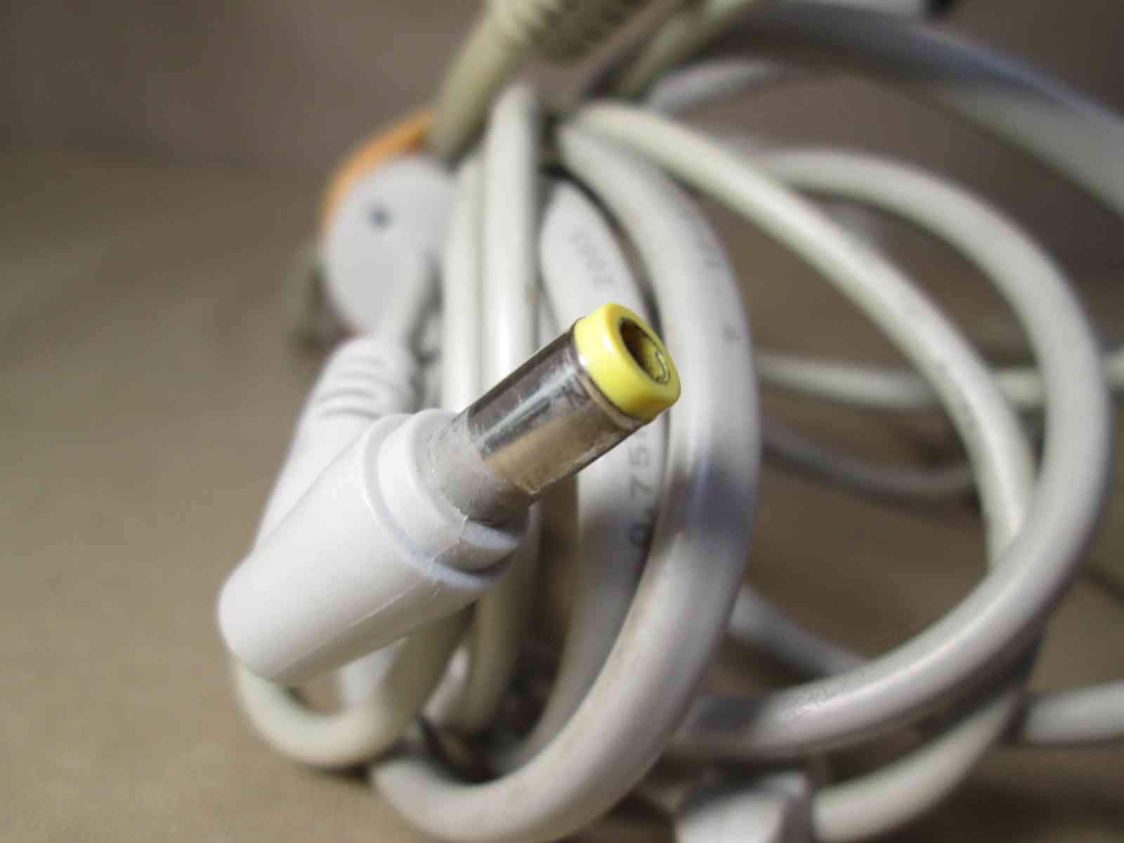 ����š� AC�����ץ��� NEC PC-VP-WP45 19V 3.16A ����̵�� ������ [93232]