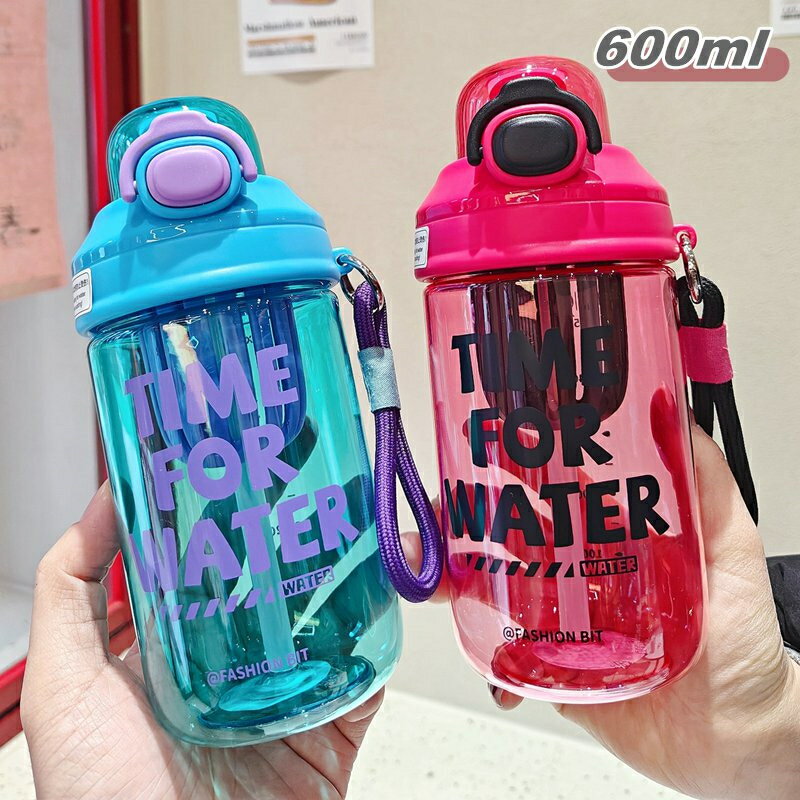 Rakuten - ウォーターボトル 水筒 600ml ストロー 直飲み スポーツボトル ワンタッチ 大容量 透明 大人 ウォーター ボトル 漏れない 持ち運び 超軽量 おしゃれ 可愛い 大人用 男女兼用 プラスチック スポーツ 登山 ジム キャンプ アウトドア 通勤 運動 洗いやすい 運動水筒