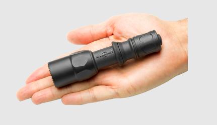 リスクコントロールのSUREFIRE G2ZX コンバットライト G2ZX-C-BK｜アングル2