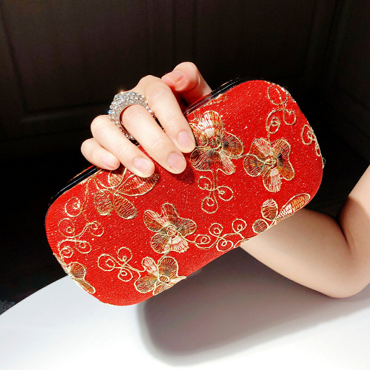 A052925O8クラッチバッグ レディース バッグ クリスタルショルダーバッグ キラキラ．ラインストン　パ..