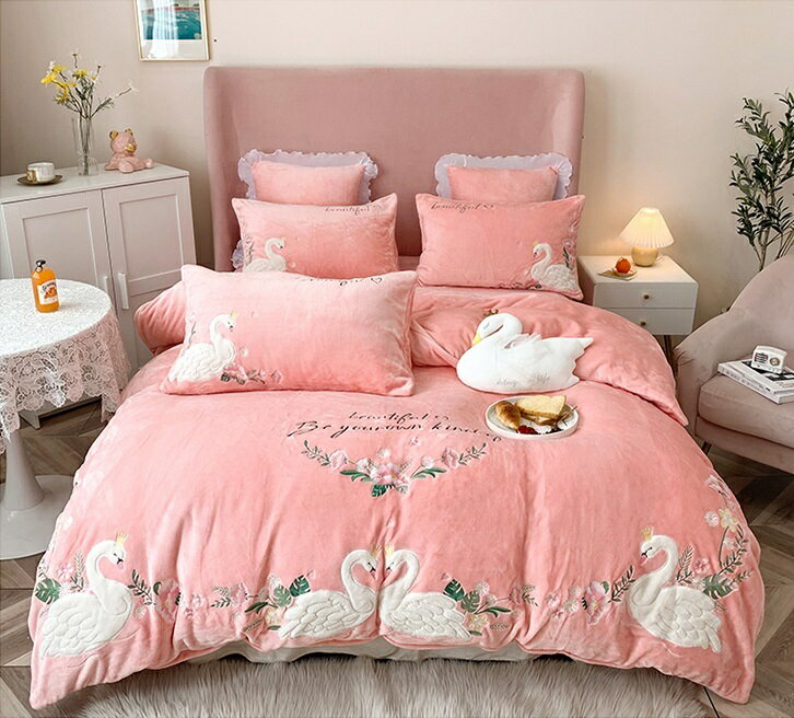 BS39冬用フランネル寝具 ワイドダブル ベッド用品4点セット ボックスシーツ ピンク 冬用フランネル寝具 A/BS39商品サイズ・組成について（カバー4点セット)【素材】ポリエステル 100％ベッドパッド1点 ：250 x 250（cm）...