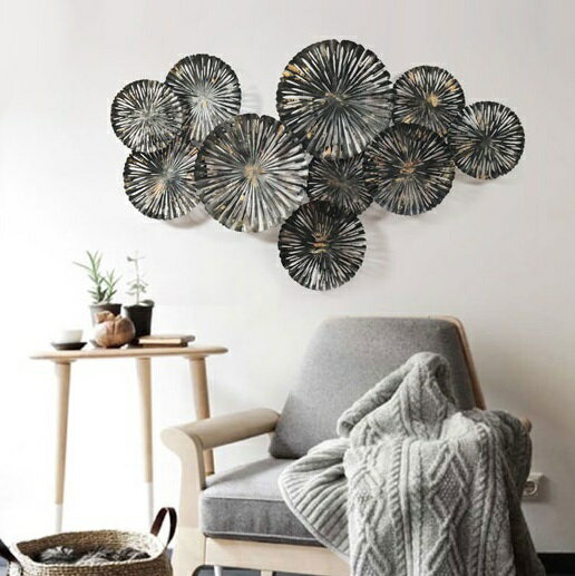 WD71-3アイアン 壁掛け 北欧調 高級感壁飾り インテリア雑貨 部屋飾り　壁面装飾 工芸品 手作り 工芸品 A/WD71-3サイズ（cm） ：幅140 x 高さ85材質：アイアン、他☆☆★★★★★★★★★★★★★☆☆◆お客様のご覧になっているモニター等により多少色が異なる場合がございます。あらかじめご了承ください。◆複数ご注文の場合やお急ぎの場合は必ず事前に納期のお質問をお願いいたします。◆サイズの誤差は多少発生します。ご了承下さい。◆当店は販売のみとなっておりますので、商品の使用方法等についてのお問い合わせにはお答え出来ません。 ☆☆★★★★★★★★★★★★★☆☆注意事項1、品質に極端なこだわりをお持ちの方、極端に神経質な方はご購入ご遠慮ください，返品は対応していません。 2、こちらの商品はアンティークの風合いを出すための塗装が施されております。商品によって加工の程度は異なりますことをあらかじめご了承くださいませ。3、使用例の写真に映っている小物等は、商品に付属致しません。4、ご利用のPC環境により、実際の商品と色が異なる場合がございます。予めご了承ください。5丶新品未使用品ですが、外箱に初期からのスレ、剥げ歪みなどあります。商品が輸送中に破損しないよう、木箱で商品を詰めてしまう場合がございますので、ご了承ください。6、ご注文完了後、お客様都合による交換キャンセル及び不良品以外のご返品ご交換はお受け致しておりません。7丶梱包材のみの損傷や、お客様のイメージ違いによる性能、色、形、サイズの違い、ご注文間違い等による返品もお受けできません。配送なので軽微な傷などがつく場合がありますので、 神経質な方のご購入はご遠慮ください。8丶販売条件について海外輸入製品の為、日本語の説明書は付いておりません。9丶きちんと検品しておりますが、日本製に比べ作りが甘い場合がございます。傷がある場合がございます。完璧を求める方は入札をお控えください。 2