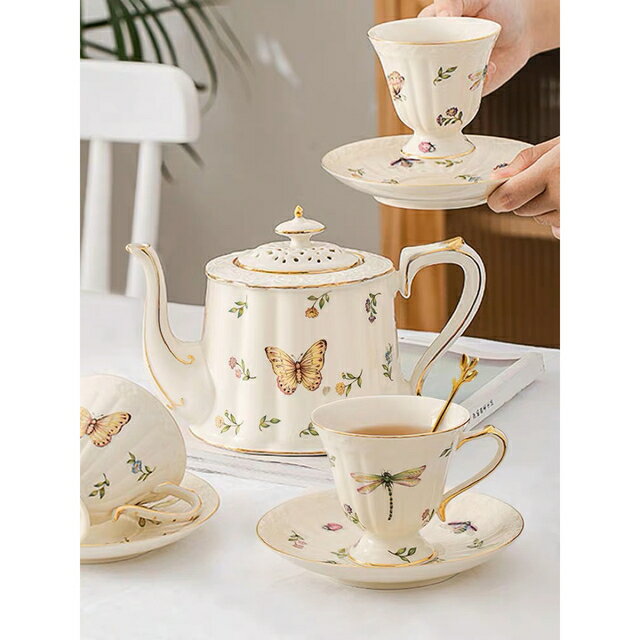 A018317ティー・コーヒーカップセット ★カップ＆ソーサー4客セット 陶磁器ティーセット