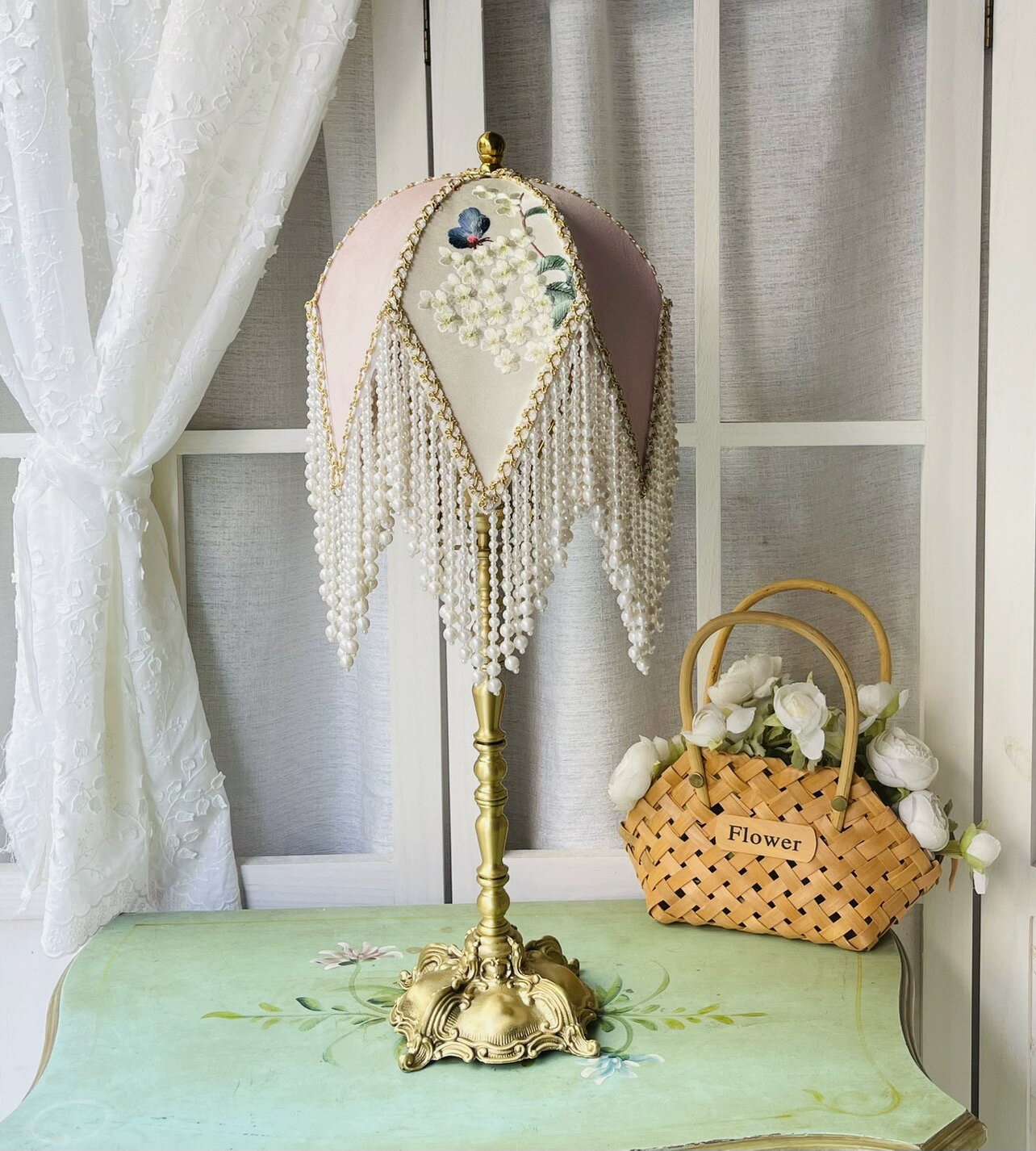 A061920高級照明スタンドライト テーブルランプ デスクライト姫系雑貨 花柄刺繍ステンド