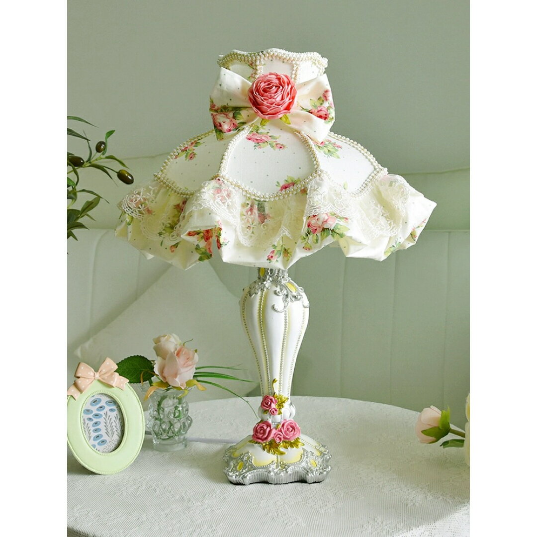 商品説明 ■個口数：1&nbsp;（〜40Wまで対応）■E26白熱球、電球型蛍光灯、LED電球使用可能■使用電球：1個（※電球は付属しておりません）■商品外寸：幅約37×高さ約50(cm)☆☆★★★★★★★★★★★★★☆☆◆お客様のご覧にな...