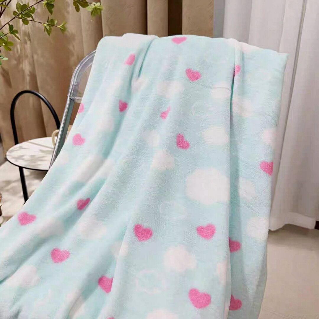 A038361冬 可愛い 毛布ブランケット寒さ対策グッズ　ひざ掛け かけ布団 暖かい ハート