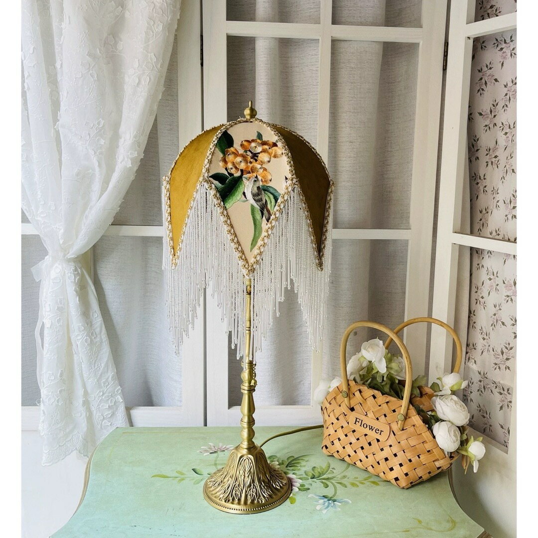 A038870高級照明スタンドライト テーブルランプ デスクライト姫系雑貨 花柄刺繍ステンド