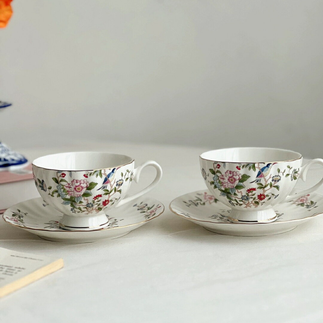 Standing Lights - A039622花柄ティー・コーヒーカップセット カップ＆ソーサー2客セット ．陶器ティーセット