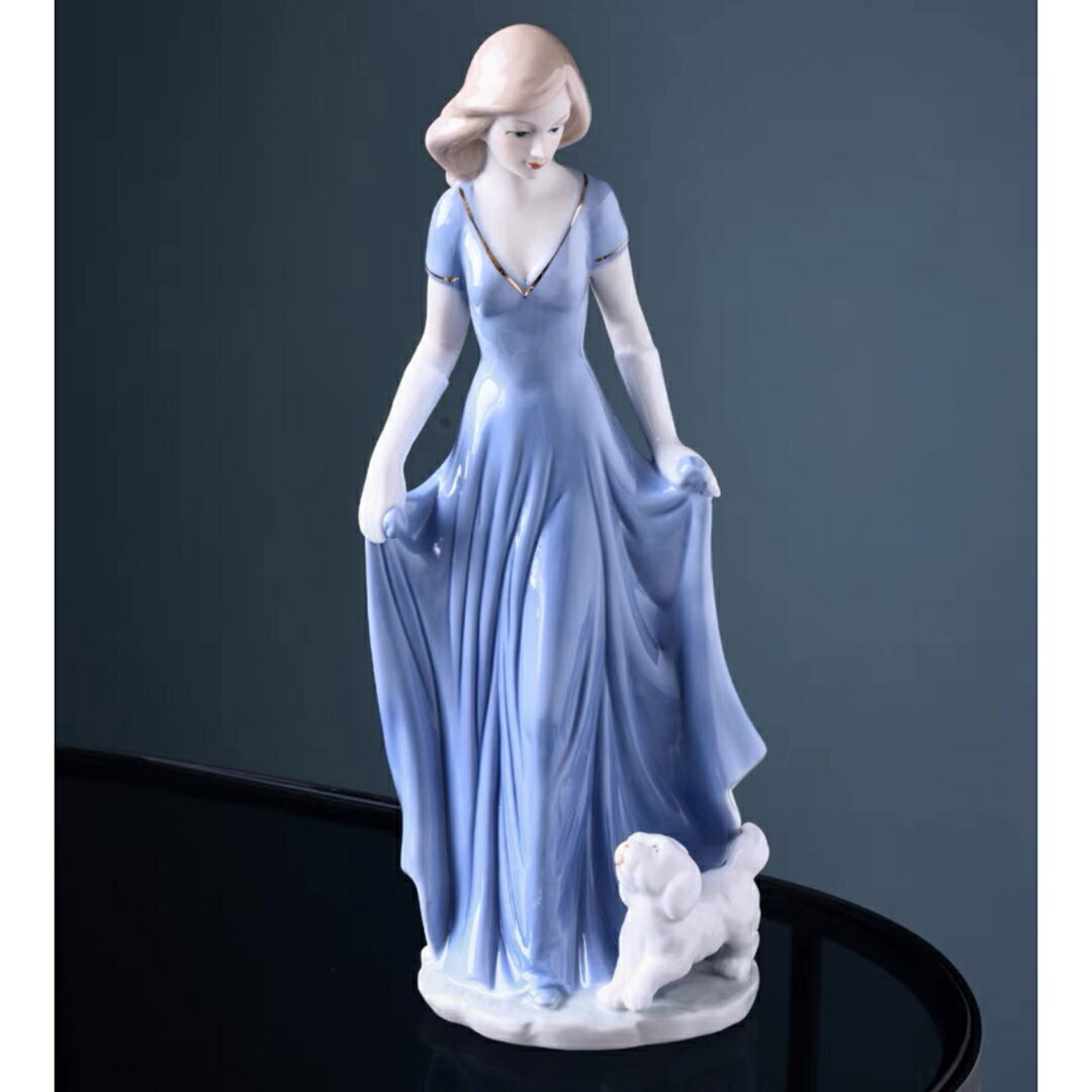 A033655陶器 置物 西洋調陶器 北欧風磁器 陶器製人形 磁器製品 ．手作り．部屋飾り