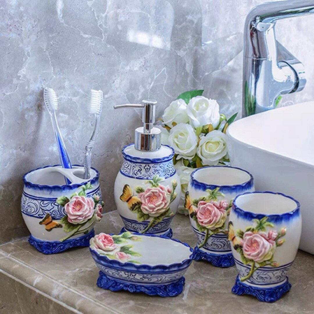 a063295ローズ&バタフライ バスルーム 5点セット陶器製 青花柄 洗面所アクセサリー