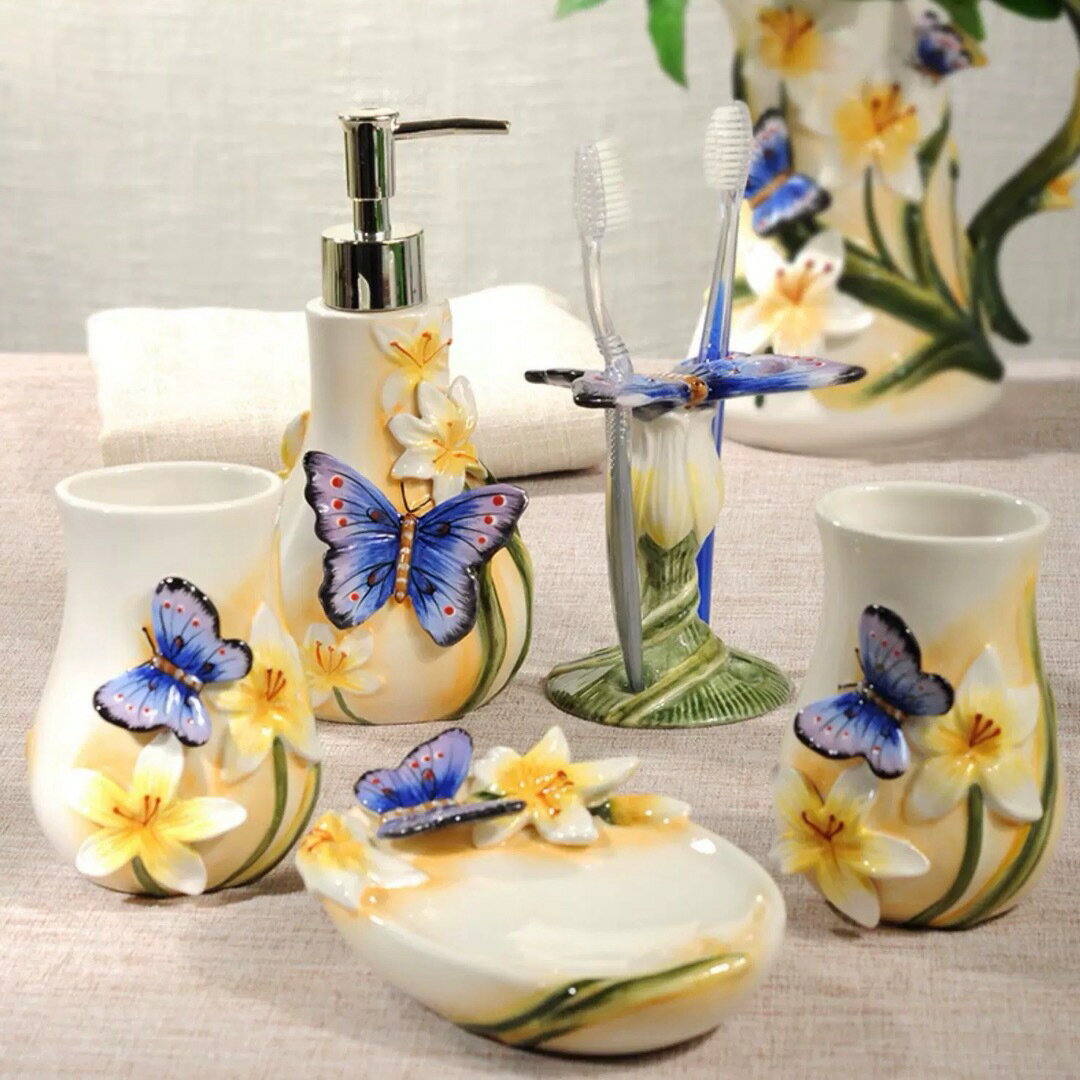 a063297蝶と百合の花モチーフ バス用品5点 セット陶器製 高級感 洗面所グッズ