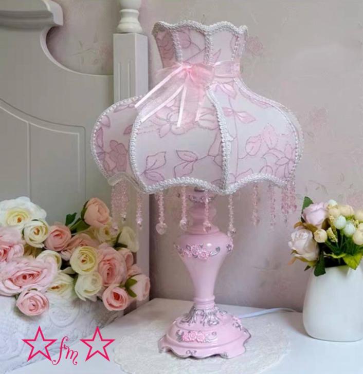 【商品仕様】■個口数：1 （〜40Wまで対応）■E26白熱球、電球型蛍光灯、LED電球使用可能■使用電球：1個（※電球は付属しておりません）■商品外寸：幅約30 ×高さ約47 (cm)※サイズの誤差は多少発生します。ご了承下さい。★購入後の...