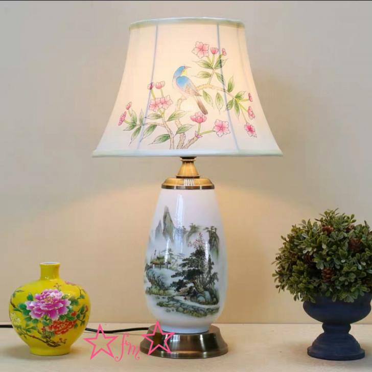 【商品仕様】■個口数：1 （〜40Wまで対応）■E26白熱球、電球型蛍光灯、LED電球使用可能■使用電球：1個（※電球は付属しておりません）■商品外寸：幅約30 ×高さ約54 (cm)※サイズの誤差は多少発生します。ご了承下さい。★在庫は日...