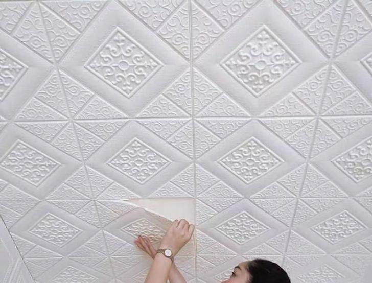 ◆厚さ：0.6cm◆状態：新品◆材質：XPEエコ フォーム◆50枚 70cm×70cm◆裏面に粘着性があり、はがすと、壁に貼ることができる3D壁紙◆防水 汚い防止 カビ防止◆貼り付け方は簡単。各場所に適用！◆手作業での採寸の為、若干誤差がある場合があります。ご了承下さい。◆新品、未使用なので、少し匂いがします。数日に置いて匂いが消えます。☆☆★★★★★★★★★★★★★☆☆◆お客様のご覧になっているモニター等により多少色が異なる場合がございます。あらかじめご了承ください。◆複数ご注文の場合やお急ぎの場合は必ず事前に納期のお質問をお願いいたします。◆サイズの誤差は多少発生します。ご了承下さい。☆☆★★★★★★★★★★★★★☆☆注意事項1、こちらの商品は海外製の新品です。撮影時の照明やPC環境によって実際の商品と色が違う場合があります。2、輸入品で日本語の説明がない場合があり、サポートもございませんので商品知識のある方のみ御注文下さい。3、ご注文について 代引き引き換え、局留めは受け付けておりません。4、取り扱っている商品は、海外・アジア製品になります。きちんと全ての商品の検品をしておりますが、日本製に比べると作りが甘い場合があります。完璧を求められる方は御注文をお控えください。5、初期不良、輸送中の破損等は返金対応させて頂きます。その際はご到着から2日以内にご連絡をお願い致し6、新品未使用品ですが、外箱に初期からのスレ、剥げ歪みなどあります7、この商品は、購入後発送まで8日程度を要しますので、ご理解の上ご購入頂きますようお願い致します上記理由の返品交換は承ることが出来ませんので予めご了承くださいませ。