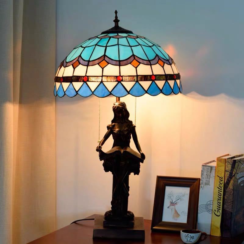 A027250ステンドグラスランプ ．卓上スタンド 豪華テーブルランプ 卓上照明 ガラス工芸スタンド