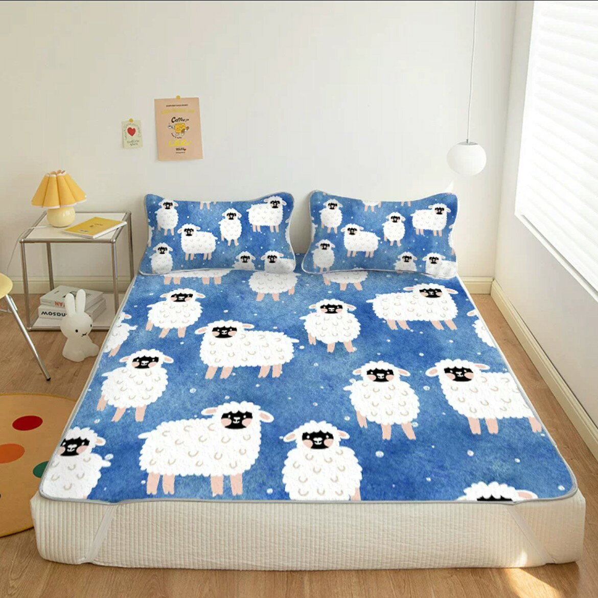 材質：ポリエステル100％ 枕カバーサイズ：46x72cm シートサイズ：150x200cm 枕カバーx2点、シートx1点 サイズの違うものもございます。 1、180x200cm（3点セット）シートx1点、枕カバーx2点 2、120x195cm (2点セット）シートx1点、枕カバーx1点 値段も変ってきますので、ご検討頂けましたら幸いです。 注意事項 1丶ご利用のPC環境により、実際の商品と色が異なる場合がございます。予めご了承ください。 2丶新品未使用品ですが、外箱に初期からのスレ、剥げ歪みなどあります。 商品が輸送中に破損しないよう、木箱で商品を詰めてしまう場合がございますので、ご了承ください。 3丶ご注文完了後、お客様都合による交換キャンセル及び不良品以外のご返品ご交換はお受け致しておりません。 4丶梱包材のみの損傷や、お客様のイメージ違いによる 性能、色、形、サイズの違い、ご注文間違い等による返品もお受けできません。 配送なので軽微な傷などがつく場合がありますので、 神経質な方のご購入はご遠慮ください。 5丶販売条件について海外輸入製品の為、日本語の説明書は付いておりません。 6丶品質に極端なこだわりをお持ちの方、極端に神経質な方はご購入ご遠慮ください，返品は対応していません 7丶きちんと検品しておりますが、日本製に比べ作りが甘い場合がございます。傷がある場合がございます。完璧を求める方は入札をお控えください。 8丶あくまで画像はイメージですので、商品改良の為パッケージや一部仕様が少し変更になる場合もございます。 上記理由の返品交換は承ることが出来ませんので予めご了承くださいませ。