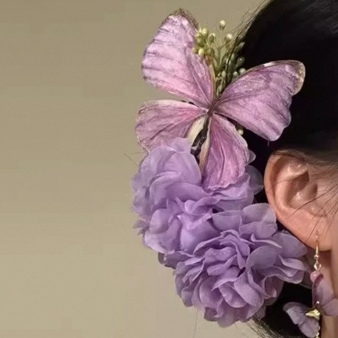 A066739紫蝶と花の髪飾り 大ぶりフラワーヘアクリップ 結婚式 成人式 浴衣