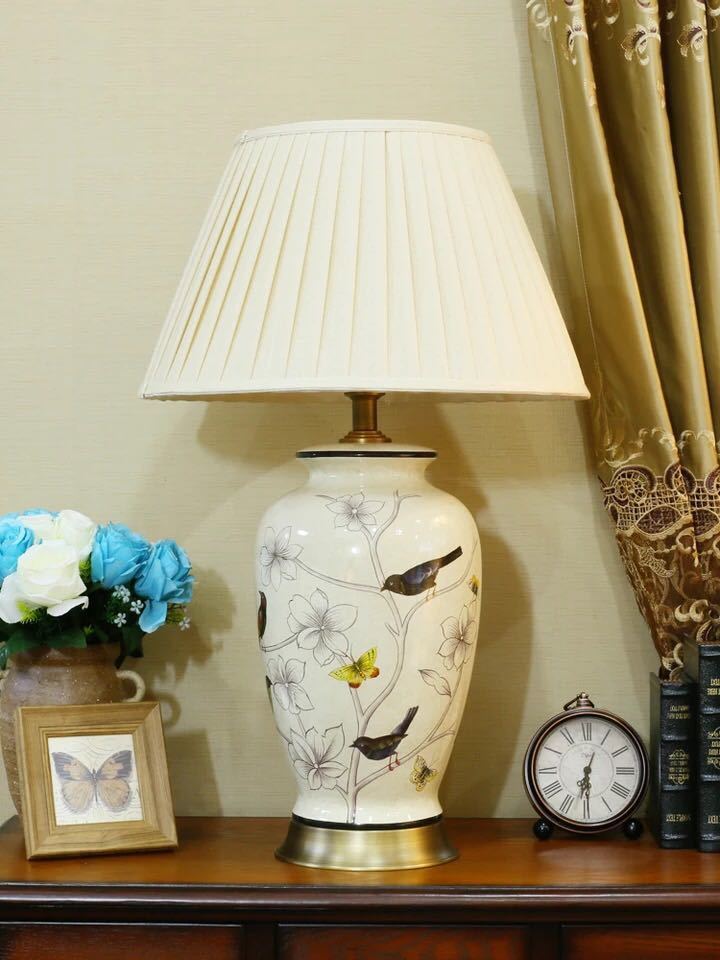 【商品仕様】■個口数：1 （〜40Wまで対応）■E26白熱球、電球型蛍光灯、LED電球使用可能■使用電球：1個（※電球は付属しておりません）■商品外寸：幅約45 x 高さ約72 (cm)※サイズの誤差は多少発生します。ご了承下さい。★在庫は...