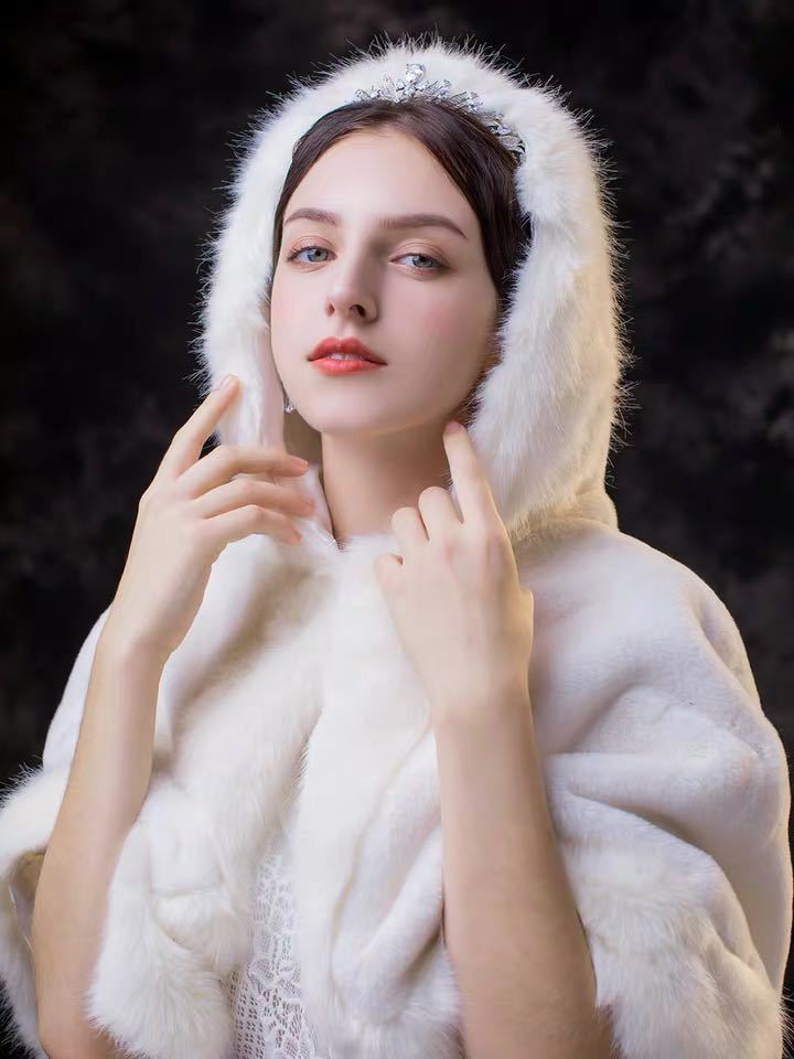 A057282豪華肩掛け 大判ショール ファーストール 毛皮風ケープ 結婚式 ボレロ ポンチョ